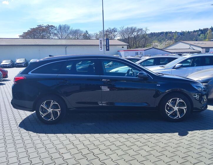 Hyundai i30 4