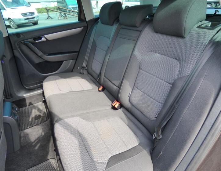 Volkswagen Passat 45