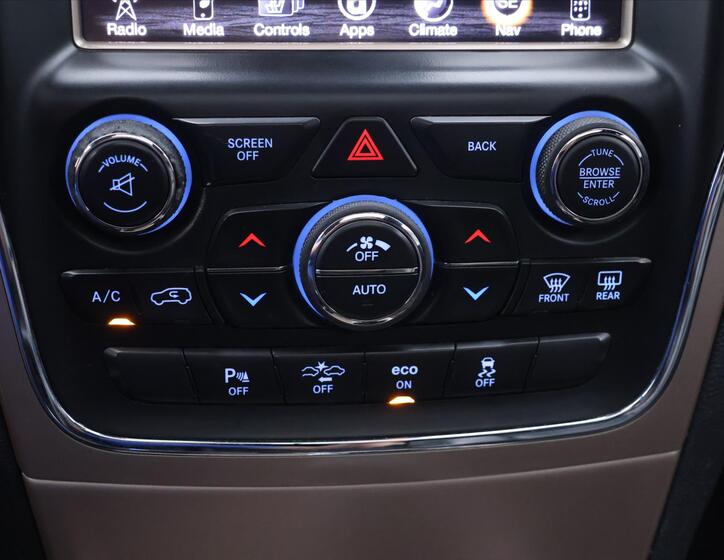 Jeep Grand Cherokee 32