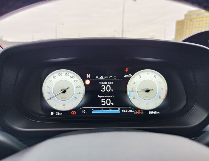 Hyundai i20 16