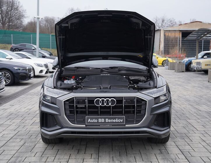 Audi Q8 9