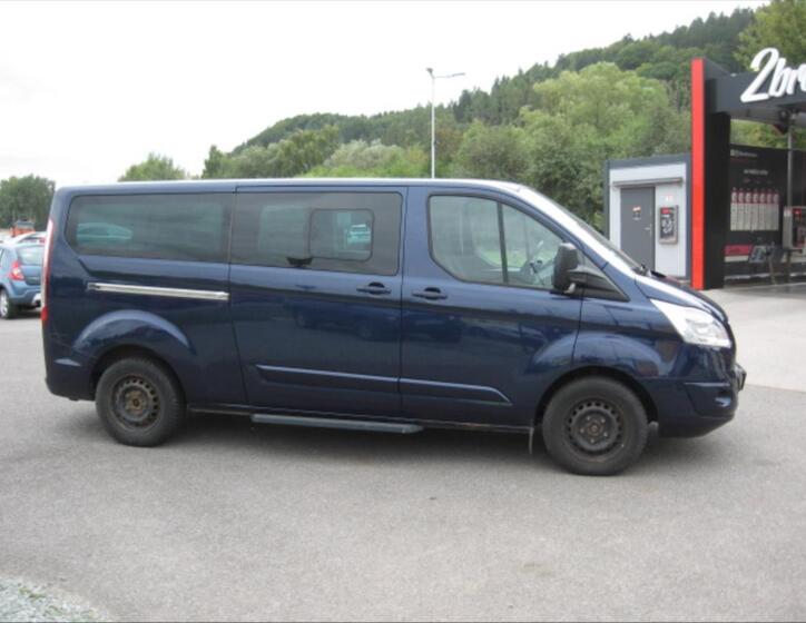 Ford Tourneo Custom 4