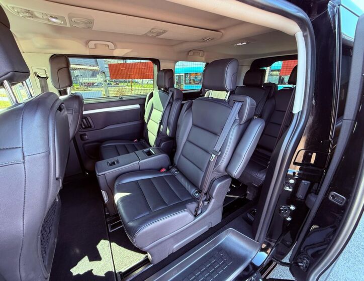 Toyota ProAce 9