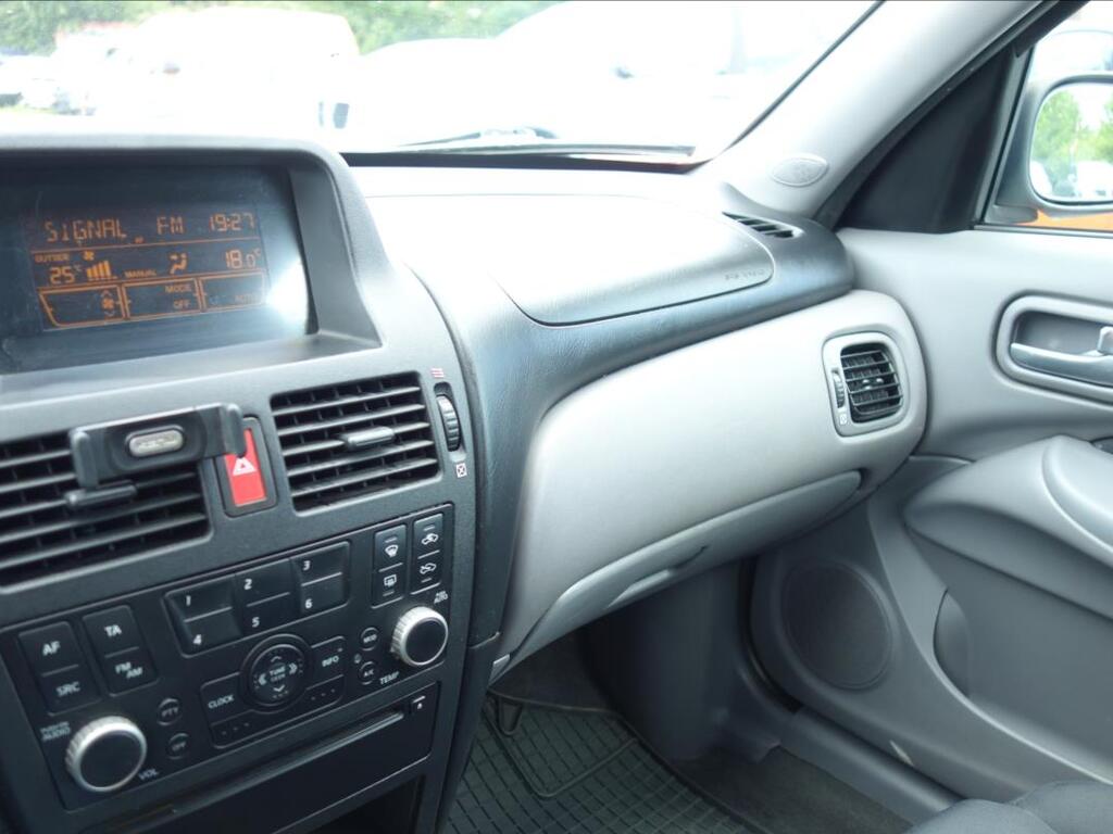 Nissan Almera 22