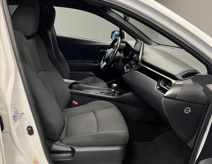 Toyota C-HR 8