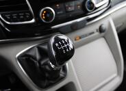 Ford Tourneo Custom 25