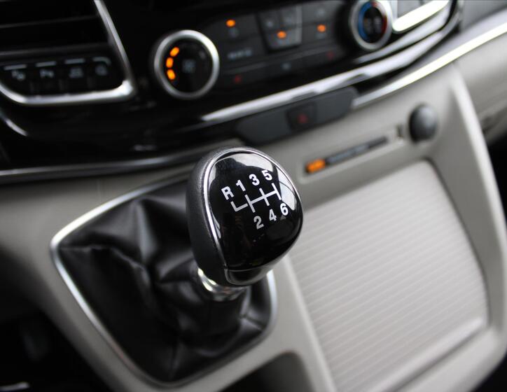 Ford Tourneo Custom 25