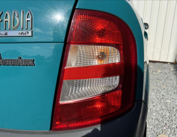 Škoda Fabia 16