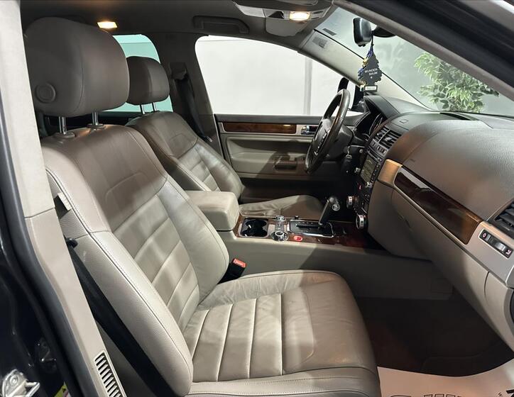 Volkswagen Touareg 19