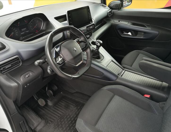 Peugeot Rifter 10