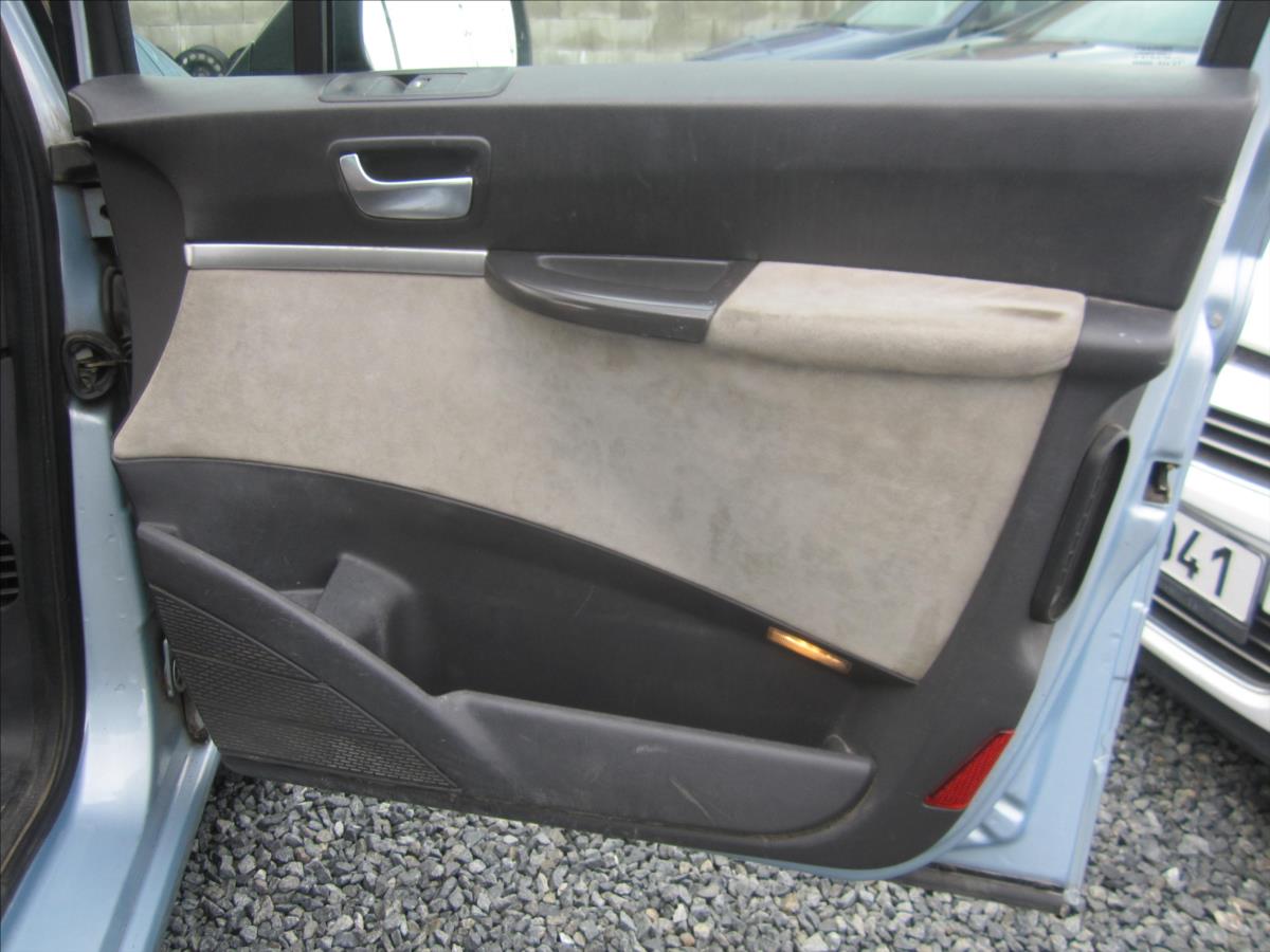 Peugeot 807