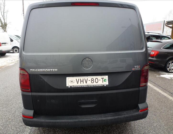 Volkswagen Transporter 9