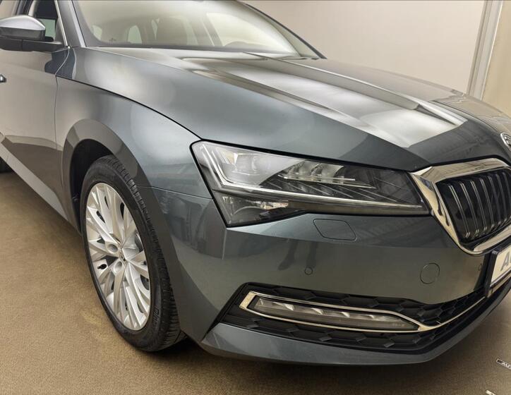 Škoda Superb 48