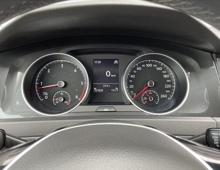 Volkswagen Golf 11