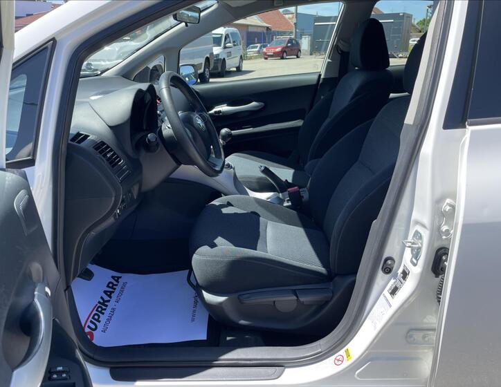 Toyota Auris 17
