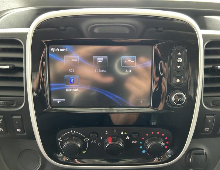Renault Trafic 18