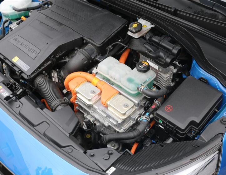 Hyundai IONIQ 68