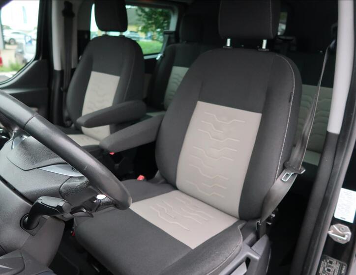 Ford Transit Custom 10