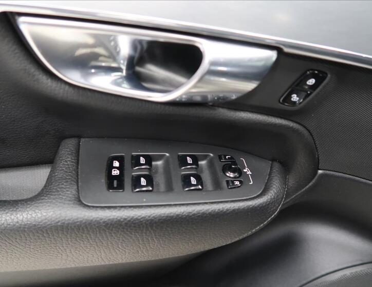 Volvo XC90 16