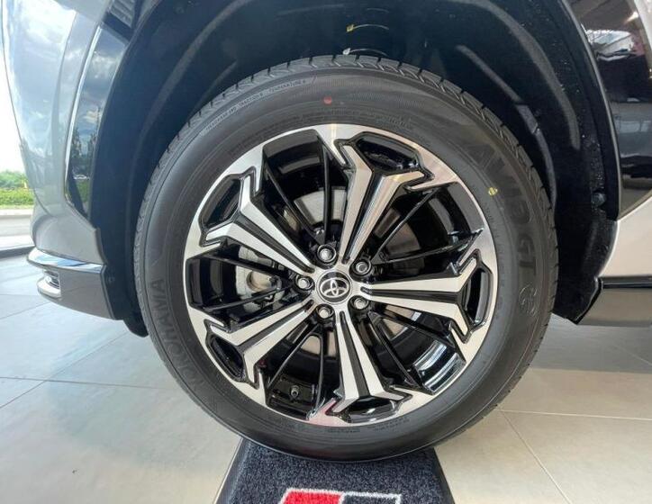 Toyota RAV4 25