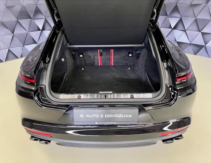 Porsche Panamera 32