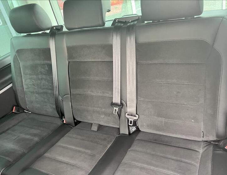 Volkswagen Multivan 12