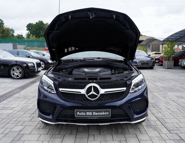 Mercedes-Benz GLE 9