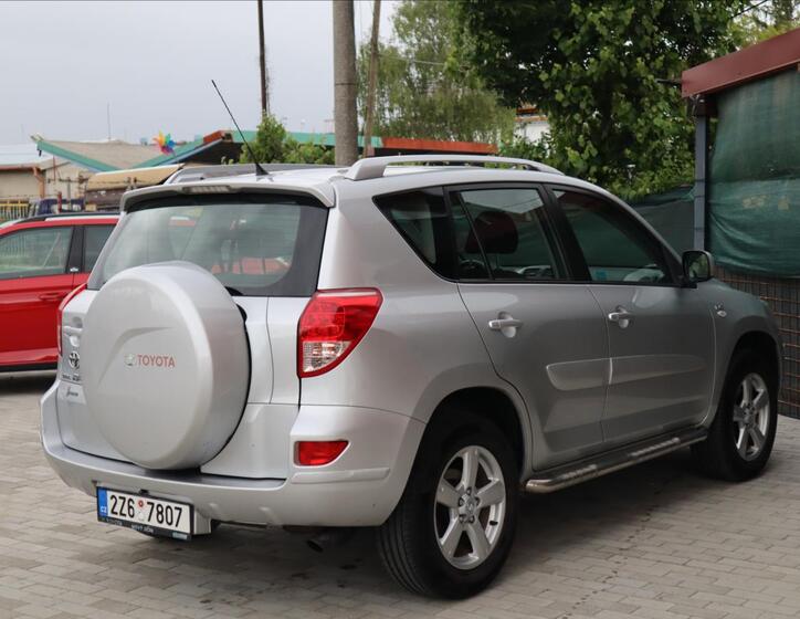 Toyota RAV4 6
