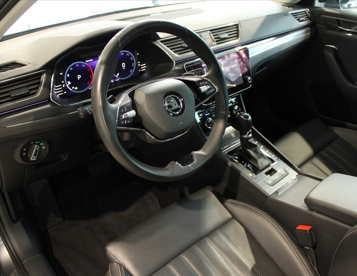 Škoda Superb 10