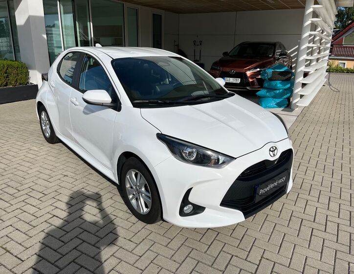 Toyota Yaris 8