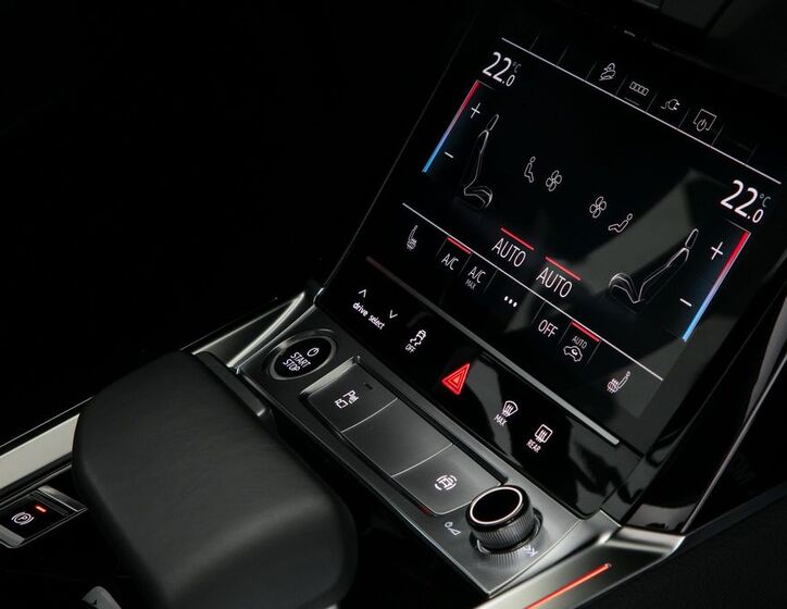 Audi e-tron 25