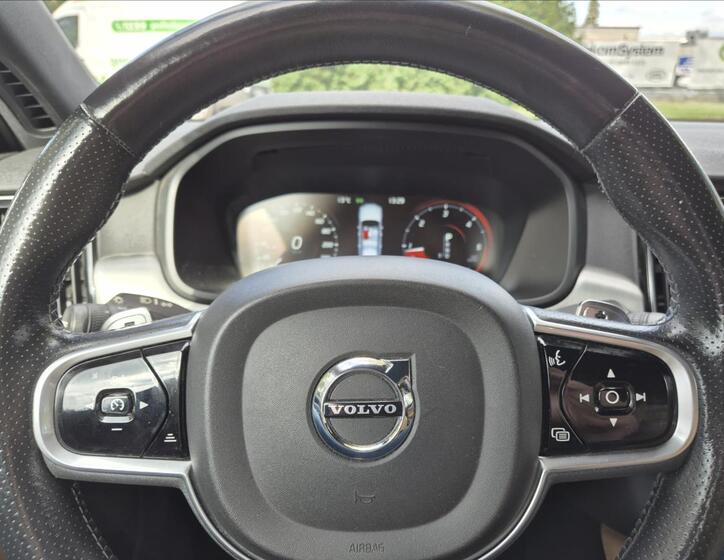 Volvo S90 16