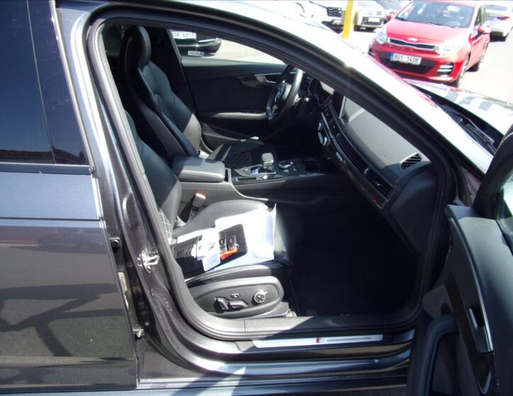 Audi S4 9