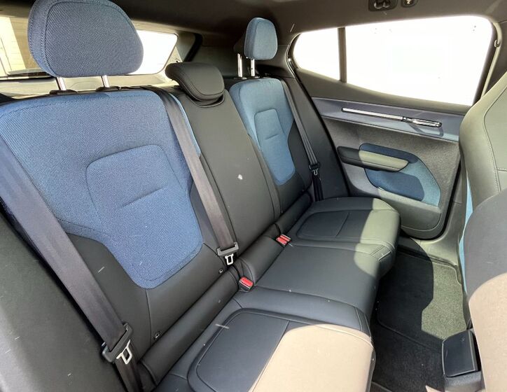 Volvo EX30 11