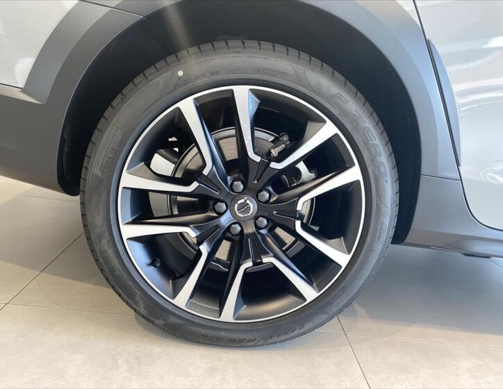 Volvo V90 12