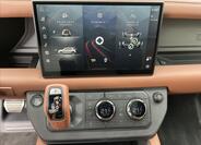 Land Rover Defender 22