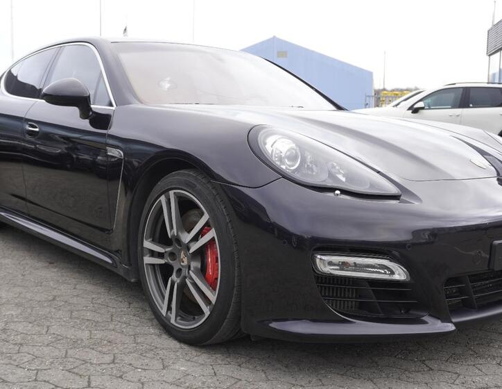 Porsche Panamera 10