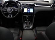 MG ZS 8