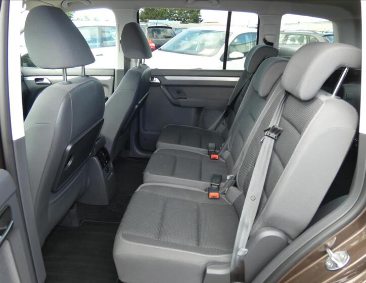 Volkswagen Touran 9