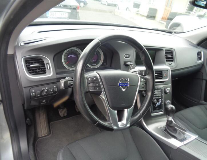 Volvo V60 12