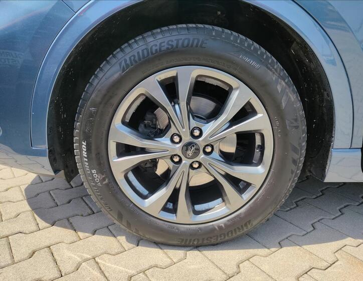 Ford Kuga 9