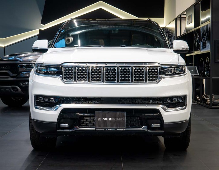 Jeep Grand Wagoneer 11