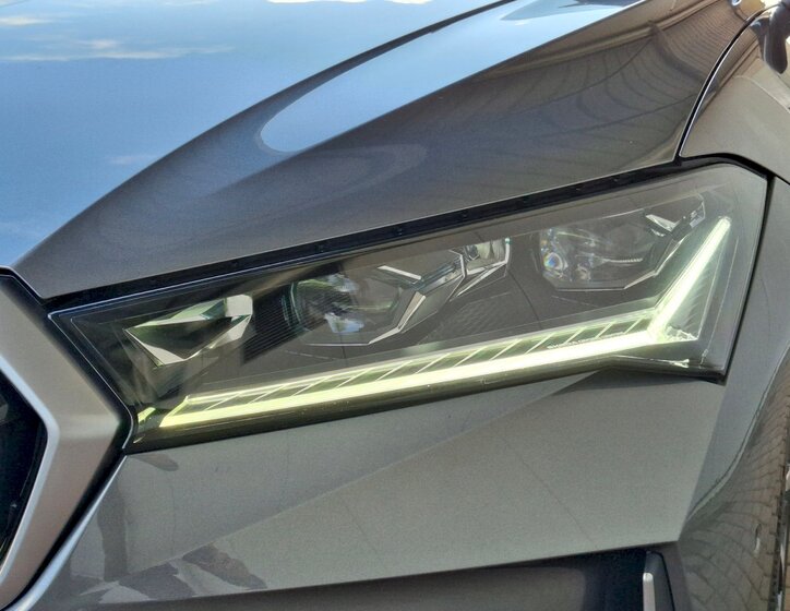 Škoda Superb 8