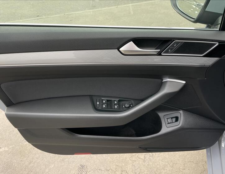 Volkswagen Passat 13