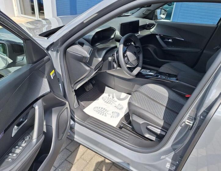Peugeot 2008 13