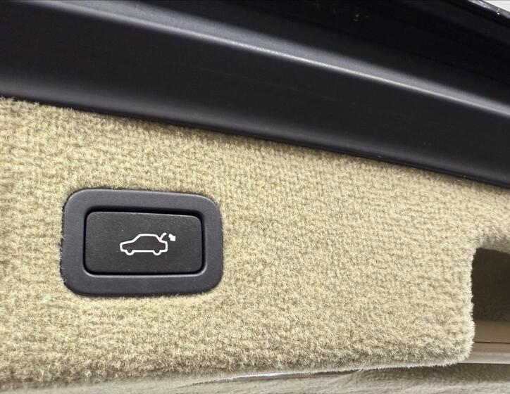 Jaguar XF 32