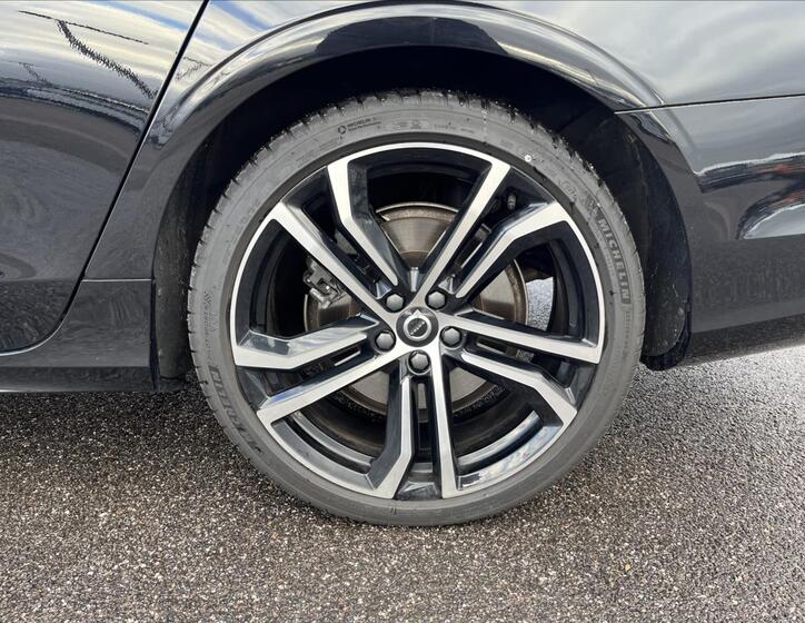 Volvo S90 27