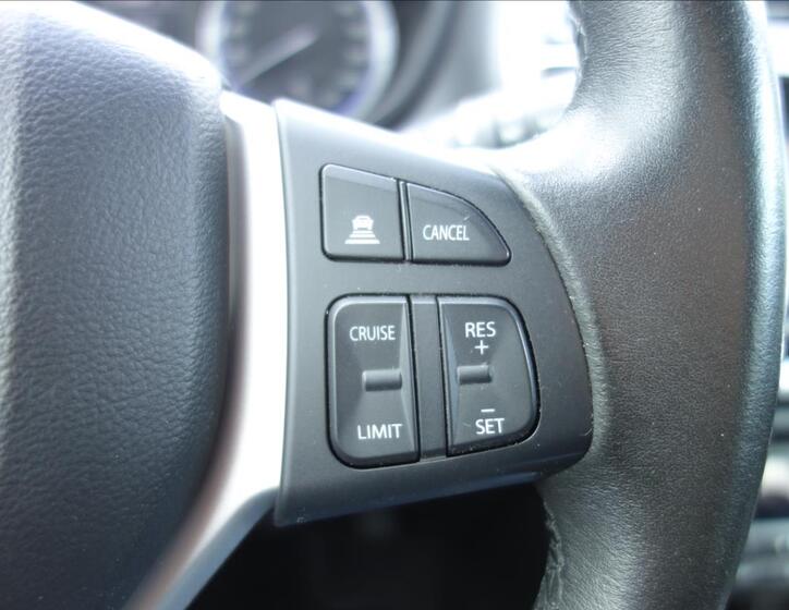 Suzuki S-Cross 30