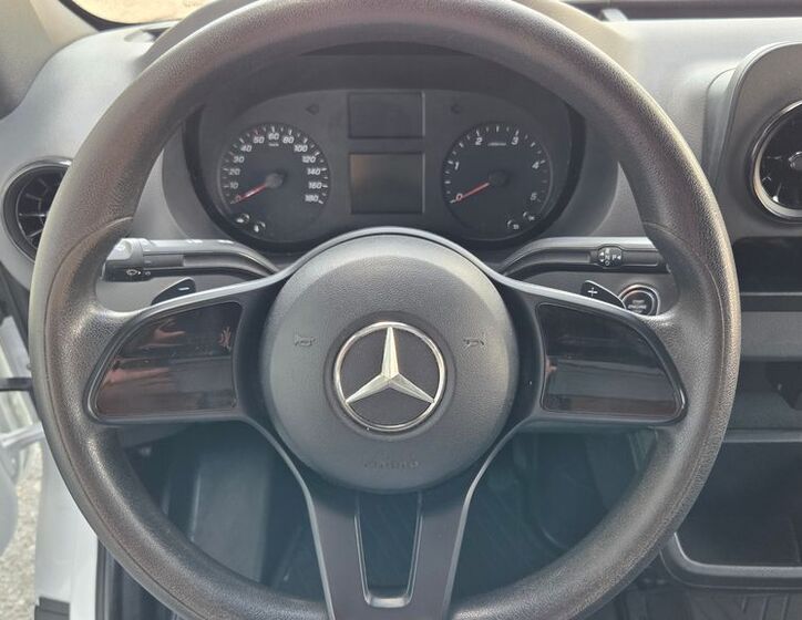 Mercedes-Benz Sprinter 10