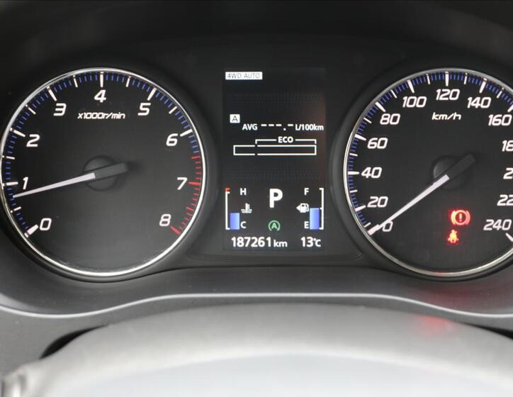 Mitsubishi Outlander 24